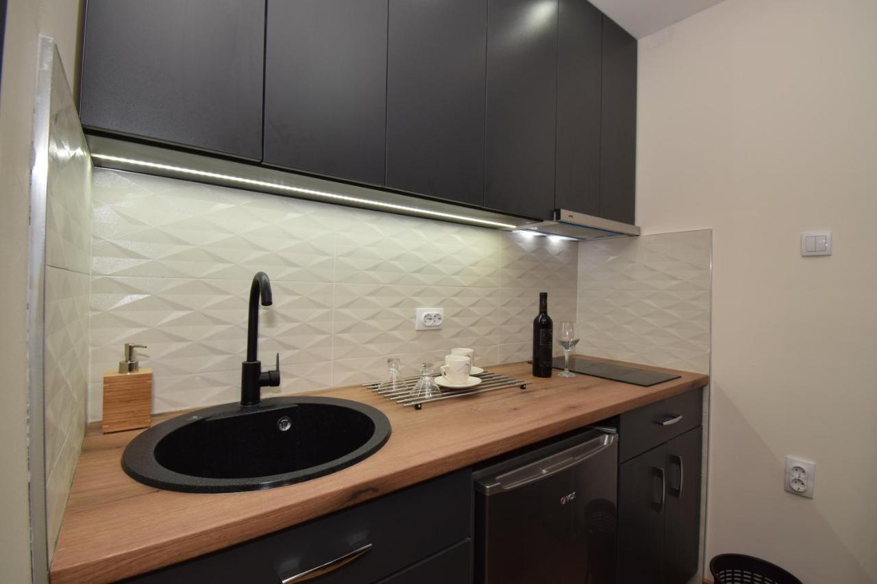 Apartments Wolf Белград Экстерьер фото